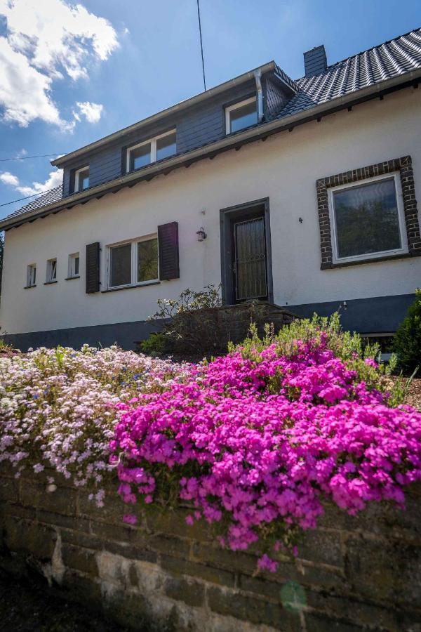 Altes Forsthaus - Ferienwohnung Im Obergeschoss Ormont Dış mekan fotoğraf